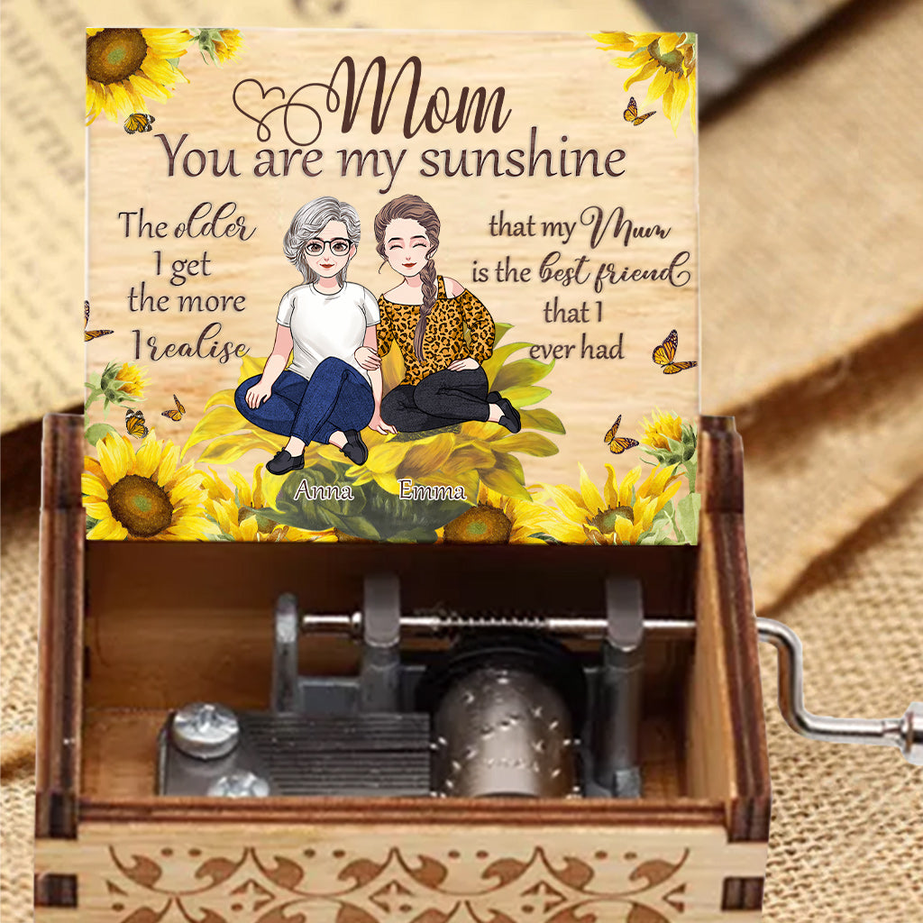 The Older I Get The More I Realise - Personalized Mother's Day Mother Hand Crank Music Box