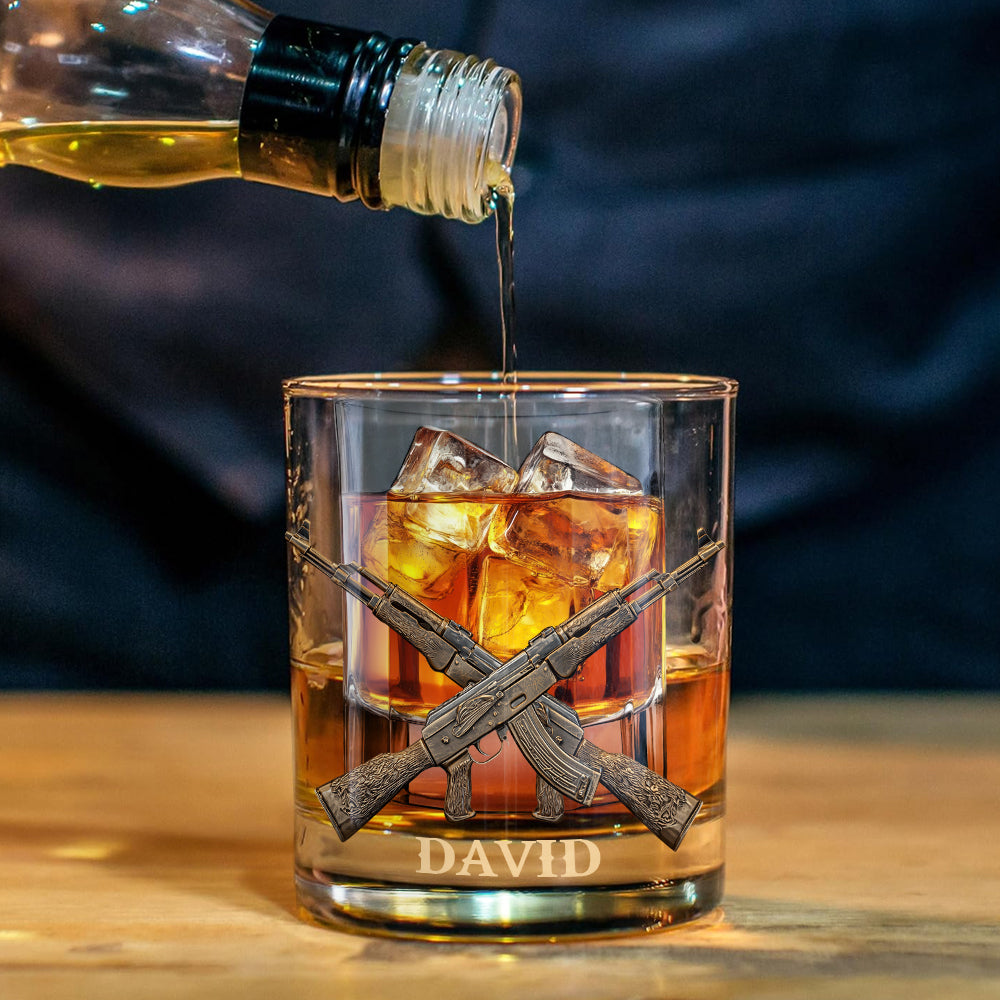 I like Whiskey And Guns And Maybe 3 People - Personalized Whisky Whiskey Decanter Set