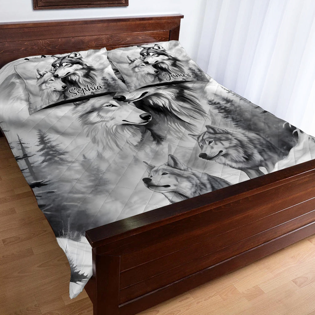 Strong Couple - Personalized Wolf Quilt Set