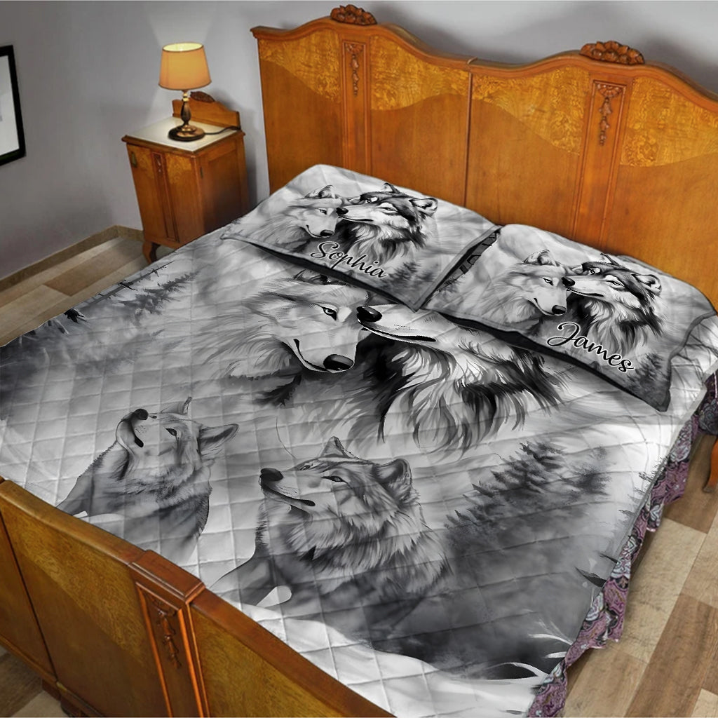 Strong Couple - Personalized Wolf Quilt Set