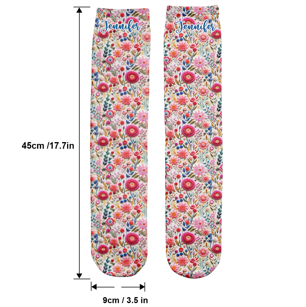 If You Can Read This This Nurse Is Off Duty Floral - Personalized Nurse Socks