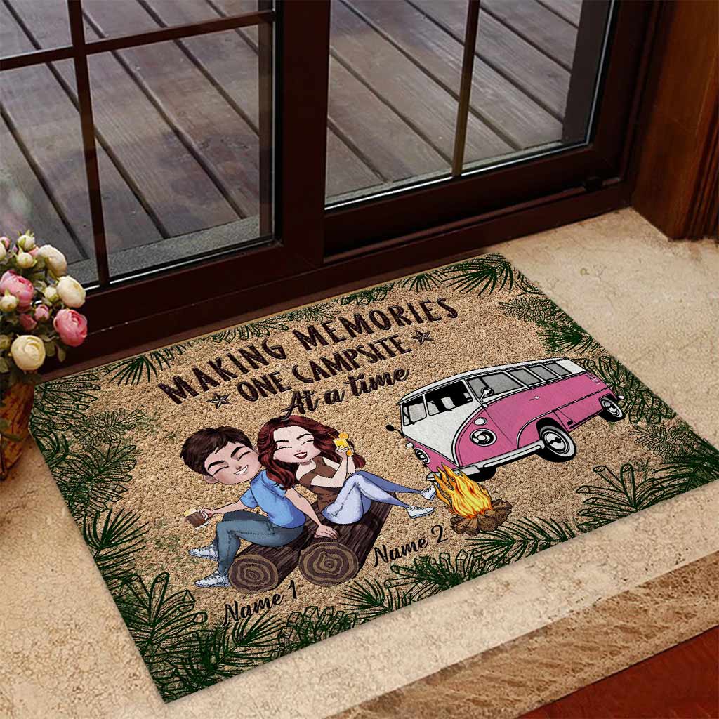 Making Memories Camping Couple - Personalized Doormat