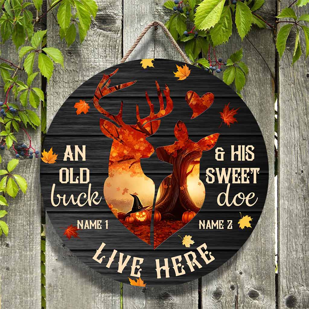 An Old Buck - Hunting  Personalized  Round Wood Sign