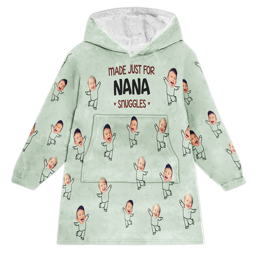 I Love Being Grandma Sunflower - Personalized Mother's Day Grandma Blanket Hoodie