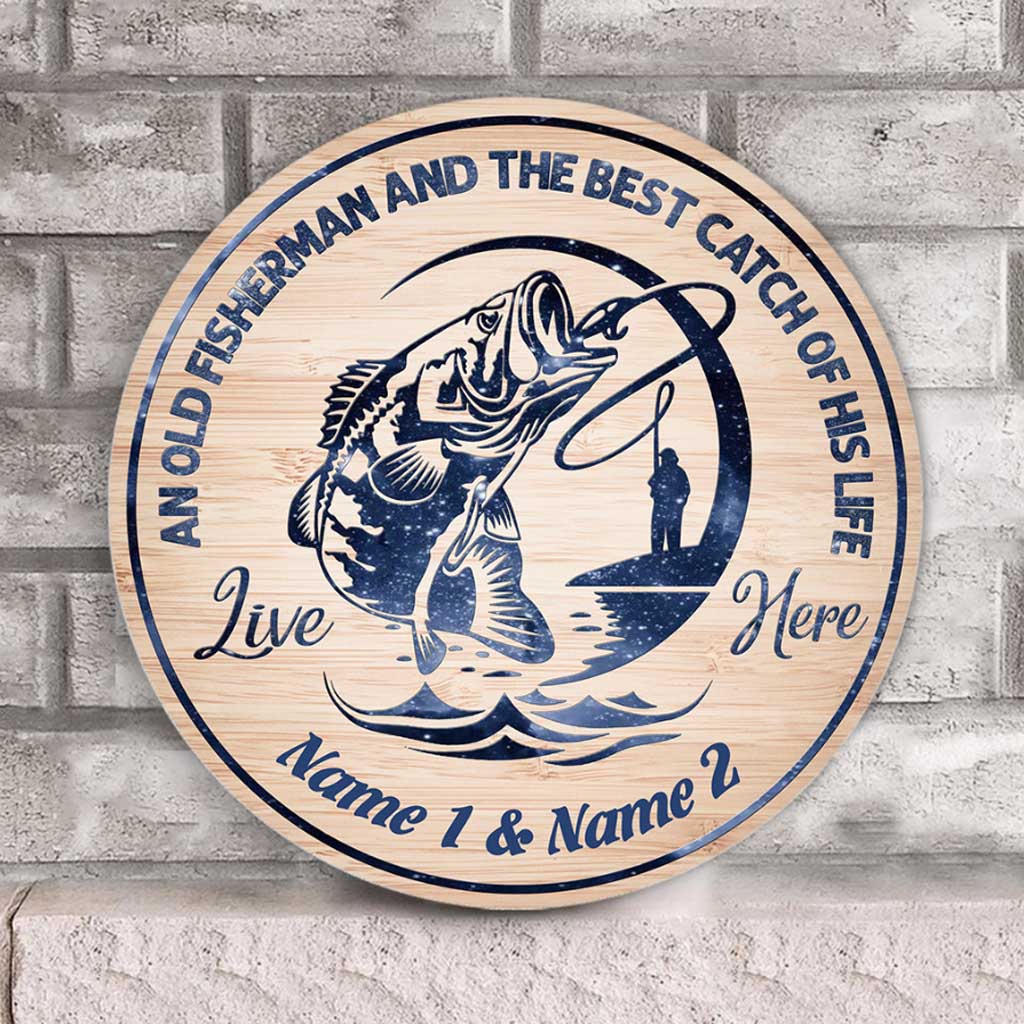An Old Fishman - Fishing Personalized Round Wood Sign