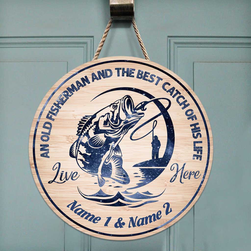An Old Fishman - Fishing Personalized Round Wood Sign