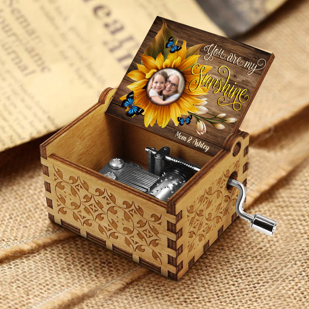 You Are My Sunshine - Gift for mom, grandma, dad, grandpa, daughter, son, granddaughter, grandson, sister, brother, friend, wife, husband - Personalized Hand Crank Music Box