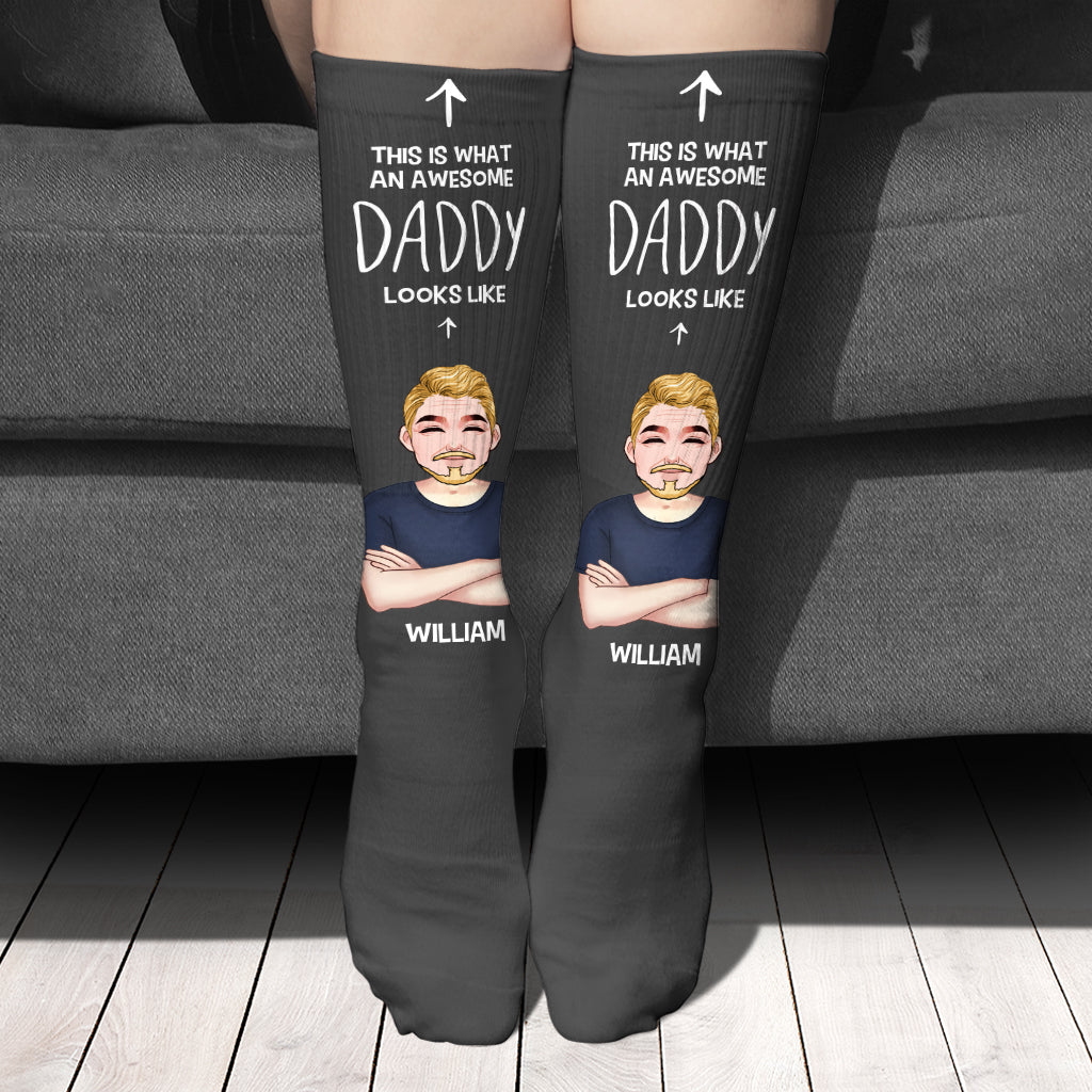 This Is What An Awesome Daddy Looks Like - Personalized Father Socks