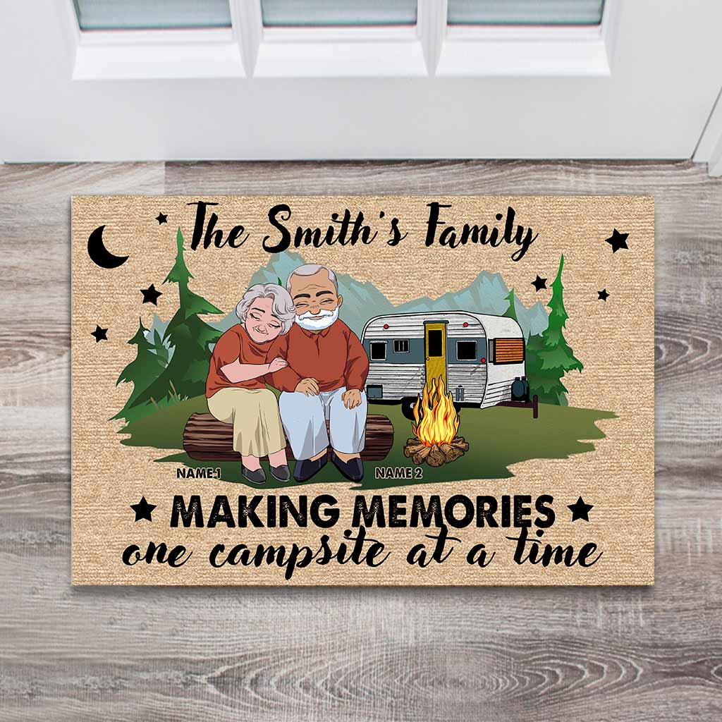 I Just Want To Hold Your Hand Camping Old Couple - Personalized Doormat
