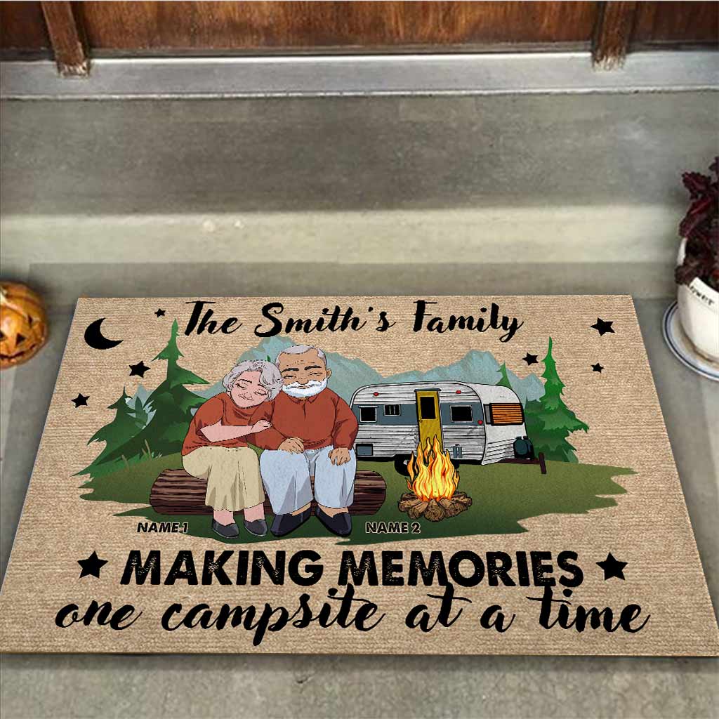 I Just Want To Hold Your Hand Camping Old Couple - Personalized Doormat