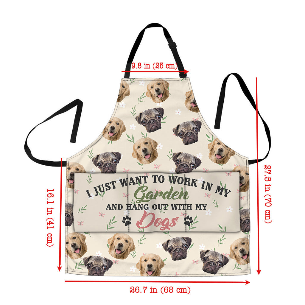 I Just Want To Work In My Garden And Hang Out - Personalized Gardening Apron